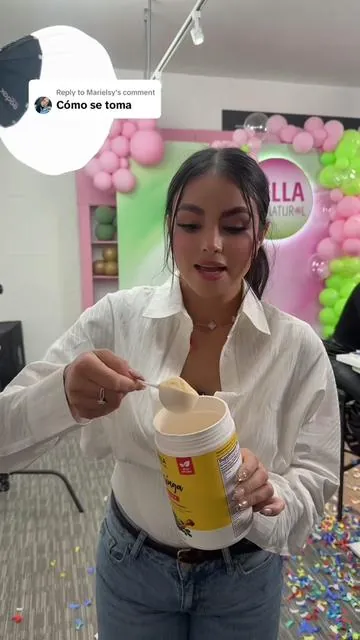 Replying to @Marielsy Una cucharada al día y tienes energía sin cafeína y sin azúcar! Únete a nuestro en vivo y llévatela en descuento y envío gratis! 🔥🫶🏼