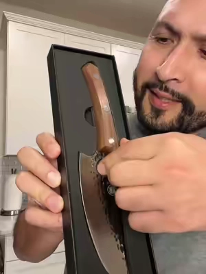 This Professional Chef’s Knife is super thin and very sharp #chefsknife #damascusknife #kitchenknife #knife #tiktokshopcreatorpicks 