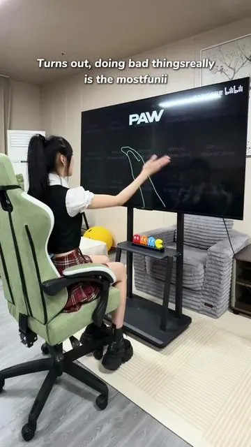 Let’s do something naughty together! #gamingchair #gamergirl #officechair #chair #gtplayer 
