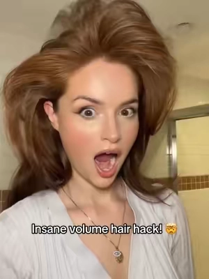 The best hair hack to refresh your blowout 🙌🤯✨ Xtra Large Bombshell Volumizer for the win! 🏆  @Stephanie Cam #colorwow #hairhack #hugehair #bighair 