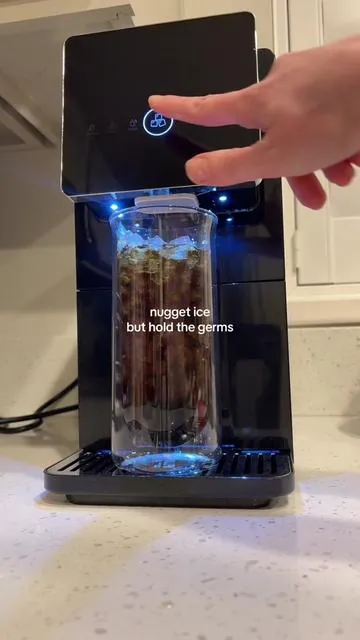 Cowsar just gave us an auto dispensing touch screen nugget ice maker 👏🏼 #tiktokshopjumpstartsale #nuggeticemaker #icemaker #nuggetice 