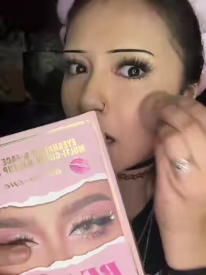 whole face so fast with one book😌 #makeup #fyp #makeuplook #makeupbook #viralmakeupproducts 