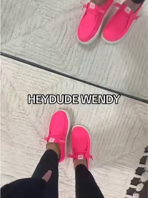 Heydude Wendy Stretch Canvas 💓💘🌸💓💘🌸💓💘🌸 #heydude #heydudes #tiktokshopcreatorpicks 