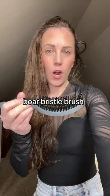 This brush is the best l've used for stimulating my scalp and detangling my hair and it’s actually affordable #hairbrush #boarbristlebrush #hair #hairtok @cocomintbeauty 