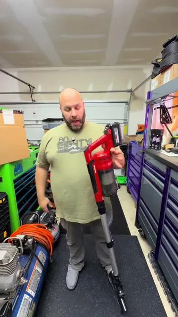 No more waiting for the battery to charge to vacuum. Just pop in a fresh Milwaukee battery and you’re good to go. #milwaukee #tool #tools #vacuum #vacuumcleaner 