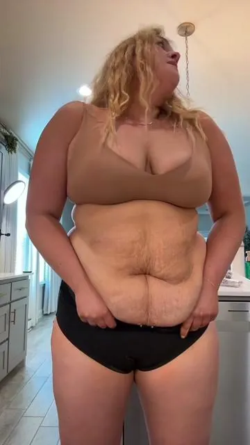 @Shapellxofficial makes the best shaping swimsuits. #shapingswimsuit #shapellxswimsuit #onepiece #swimsuit #curvyfashion 