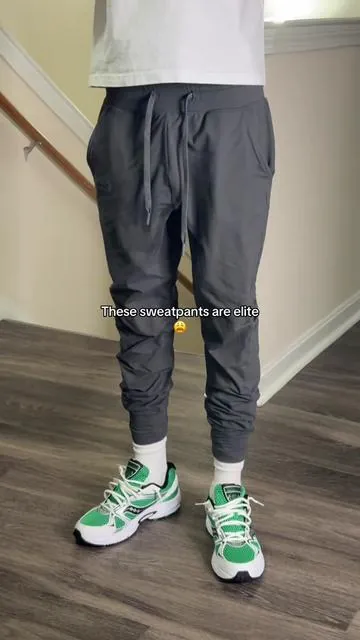 👆🏽Grab a pair before they sell out👆🏽 #recentpickups #musthaves #sweatpants #trending #viraltiktok 