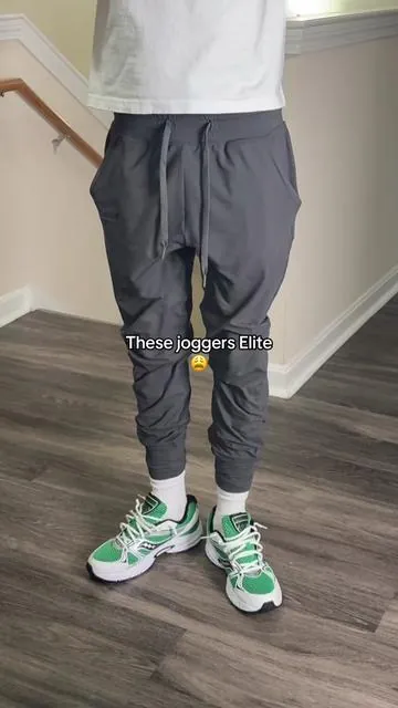 👆🏽Grab a pair before they sell out👆🏽 #recentpickups #musthaves #sweatpants #trending #viraltiktok 