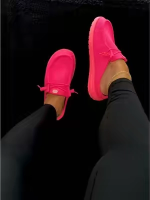 #heydude #neonpink #pinkshoes #heydudeshoes #tiktokshopcreatorpicks 