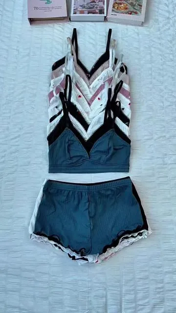Contrast lace lingerie set, soft & flirty! 🎀✨#lace #pajamaset #loungewear #womensfashion #tiktokmademebuyit 