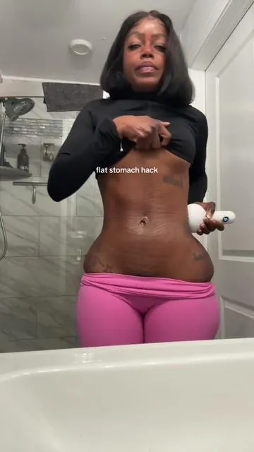 It also has low level red light to tighten and tone the skin. The heat helps to break down fluid the vibration helps to move that fluid to the lymph nodes. You’ll get immediate results when you do it, but doing it consistently daily will give you lasting results. Love this little device #yuonry #lymphaticdrainage #lymphaticdrainagemassage 