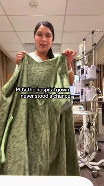 Felt so confident and beautiful! Received  many compliments from staff on how cute my gown was. Glad I planned this pregnancy differently❤️🫂👏🏻 @Ekouaer  #laboranddelivery #hospitalbag #postpartum #pregnant #birth 