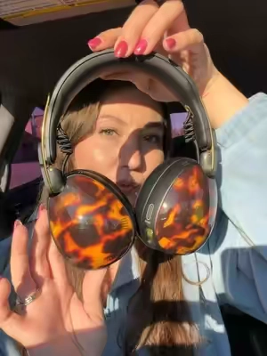 If you’re in the budget for a really nice pair of headphones, these are SO it 110% 😍😍 #Skullcandy #ANCHeadphones #LuxuryTech #HeadphoneTok  #TikTokShopCreatorPicks