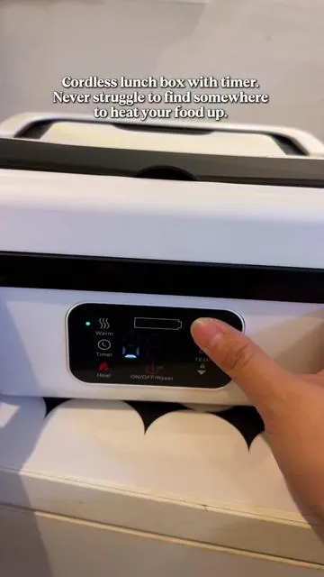 kids can use this heated lunchbox! For smaller kids, I set it to KEEP WARM from home so they don’t have to press any buttons at school. Older kids can heat it up themselves.   #portable #electric #Lunchbox #recargable #wireless