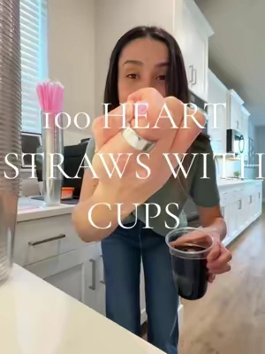 The perfect Valentine’s Day party cups to impress! #plasticcups #ValentinesDay #cups 
