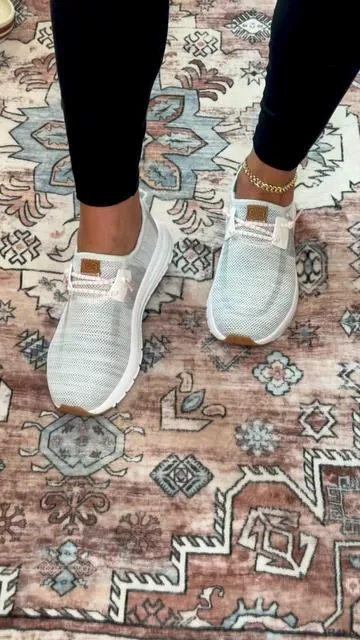 #heydudeshoes #heydudesneakers #sneakers #womensneakers #tiktokshopcreatorpicks @HeyDude 
