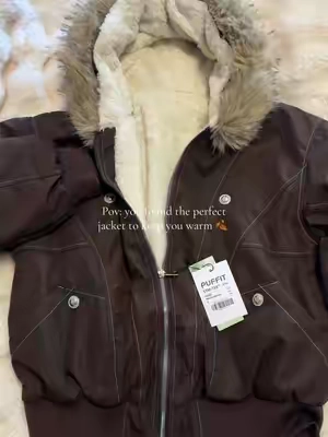 Warm 💯😍 perfect for cold days and its waterproof too ✨ #jacket #puffit #bomberjacket #jackets #ValentinesDay 