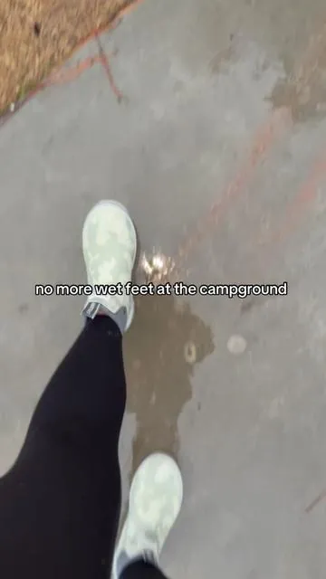 Rain boots are the perfect boot for travel days in the rv! #rvlife #ankleboots 
