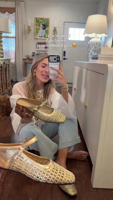The grandmillenial shoe of my DREAMS!🤍 and the quality on these is SO GOOD!😍 the sizing is a little confusing- I wear women's size 9 and the size 40 fit me perfectly! If y'all need help on what size to get just ask in the comments🫶🏼 #grandmillenial #coastalgranddaughter #balletflats #springfashion #boujeeonabudget 