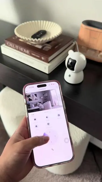 Vigila tu hogar en tiempo real desde tu teléfono 📱 #homecamera #smarthome #homefinds #securitycamera #babycamera 