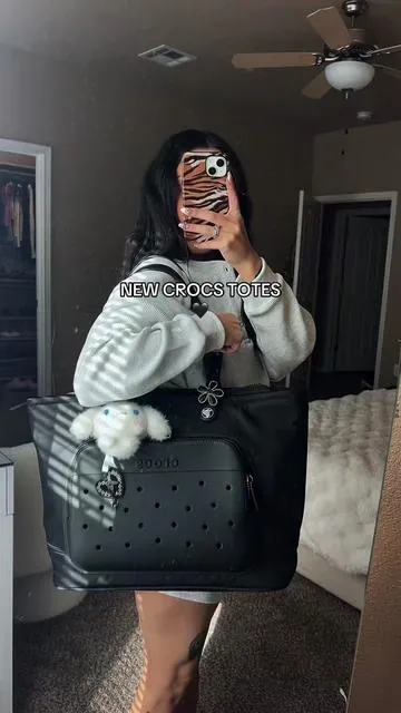 #crocstotebag #crocsbag #crocstote #crocs 