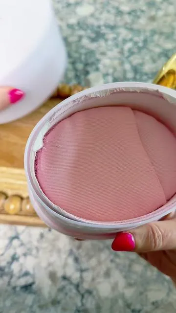 This Beautiful body powder is one of my forever favorites 💗 It makes my skin feel soft, smooth, and smell amazing all day. I use it after showers and before getting dressed for that clean, feminine scent ✨  Lightweight, not messy, and so luxurious. If you love classic fragrances, this one is a must-have. Tap the cart to try it 🛒 👉 affiliate | #TikTokShop #EsteeLauderBeautiful #BodyPowder #PerfumeTok #FeminineScents