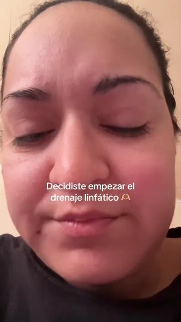 El sistema linfático participa en el equilibrio de líquidos y la eliminación de residuos del cuerpo. A diferencia de otros sistemas, funciona gracias al movimiento y ciertos apoyos. El drenaje linfático acompaña ese funcionamiento natural. Estas gotas se integran a una rutina diaria, no actúan por sí solas. Yo las tomo por la mañana con agua, después de comer. Si estás lactando, es mejor consultar con tu médico. Las empecé a tomar sin muchas expectativas #lymphaticdrainage 