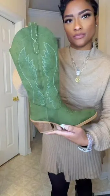 Sooo cute Cowgirl Boots. 💚💚True to Size. Get your boot size.  They were out of Sz7 so i ended up with 6.5 it still fits comfy with these thermal leggings in video.