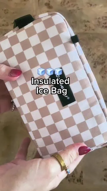 This insulated cooler bag is a game changer. No more having to pack a bulky lunch box or cooler when it can fit easily here! #lunchbox #cooler  #coolerbag  #insulatedbag #momhack 