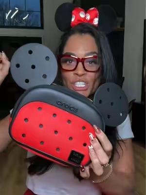 @Crocs just released the Crocs Mickey Mouse Belt Bag and it’s so gorgeous ❤️… This Crocs belt bag can also be a crocs crossbody bag.  It’s so spacious and is a must have for Disney Lovers… #disney #crocs #mickeymouse #crossbodybag #tiktokshopcreatorpicks 