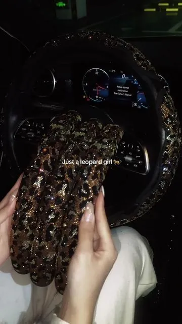 Just a leopard girl 🖤🐆#CarDecor #GirlsDriveWithQueensland #queensland #steeringwheelcover #leopard 