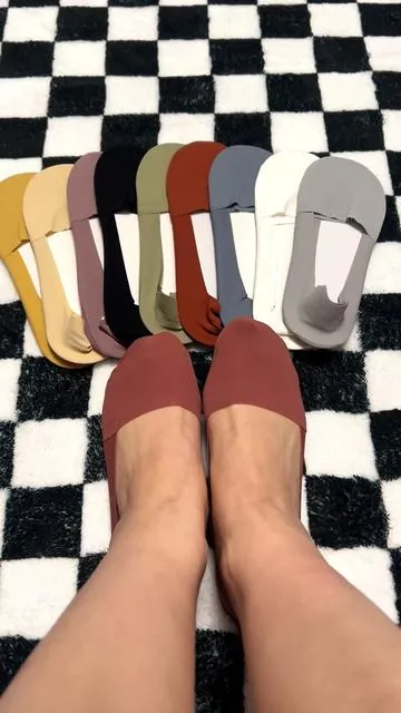 Invisible cotton socks for spring. #invisiblesocks #socks #springsocks #icesilksocks #womensocks 
