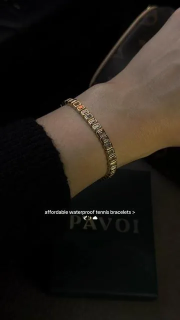 love waterproof, tarnish resistant jewelry 🫶🏼@PAVOI #waterproofjewelry #jewelry #bracelets #braceletstacks #braceletstack 