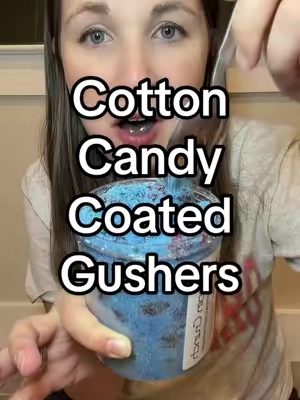 Cotton candy coated gushers!! 🤤 #poppincrunch #coatedgushers #cottoncandygushers #cottoncandycoatedgushers #candygushers 