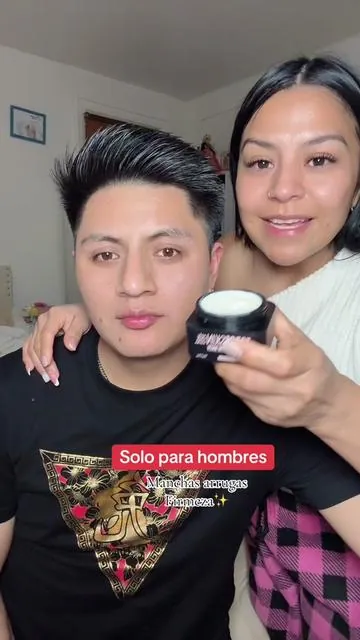 Esta es la crema hidratante que necesita tu esposo #cuidadodelapoelhombre #ceboderesparalpiel #hidratacion #firmeza 