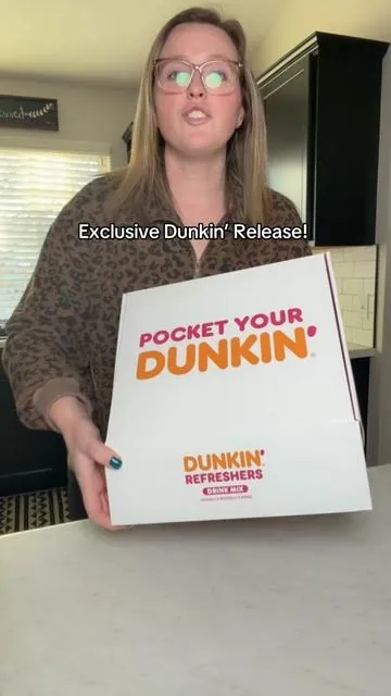 So dang excited for this collaboration!! Grab them while still in stock!  @Singles To Go @Dunkin' #dunkinrefreshers #dunkindonut #stgnewyearnewme 
