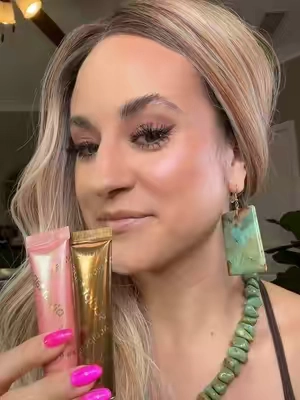 The prettiest bronzer and blush duo @tarte cosmetics #bronzer #blush #bronzerblushduo #tartecosmetics #facetape 