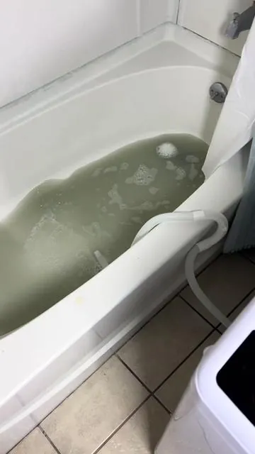 Desde que lavo desde casa me ahorro mucho dinero en laundry, y lavo desde la comodidad de mi casa. #washingmachine  #portablewashingmachine  #lavadora  #tiktokshopcreatorpicks  #tiktokshopstockup 