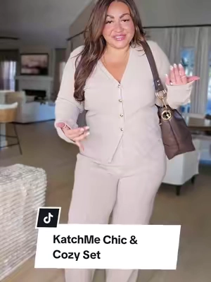 Good set = Good day! @Katch Me Chic  #katchme #twopieceset #twopieceoutfit #curvyfashion #TikTokShopFashion 