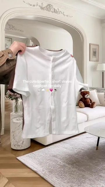 #cardigan #springtok #spotlightfinds #shortsleeves #valentinesday 