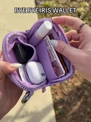 Grab an Iris OG mini wallet while they're here #iriswallet #pursetok #minimalist #walletsforwomen 