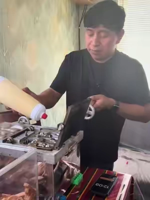 Aquie te recomiendo este dispensador de pancake muy fácil de usar si te interesa aquí te dejo el enlace #tiktokshop #tiktokshopfinds #recomendable #dispensador 