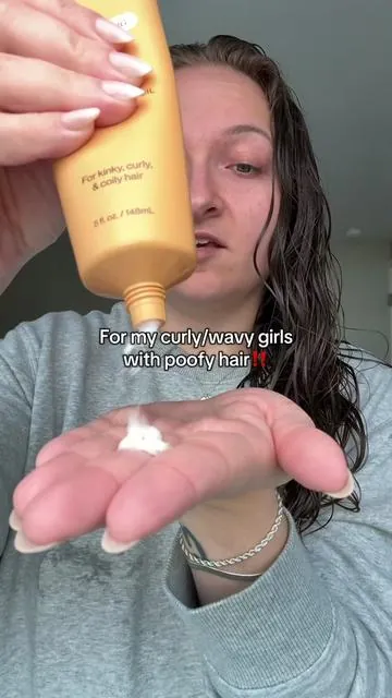I cannot recommend this curl cream enough 😮‍💨 @Kitsch #curlyhair #curlcream #naturalcurls #hairtok #tiktokshopcreatorpicks 