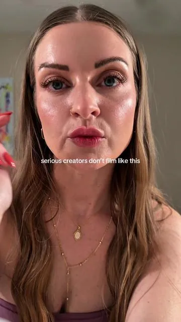 Main reason I had a hard time with consistent back camera filming was bc I always needed a mirror handy. This gives you a mirror, a camera, and it’s magnetic. And it’s portable. 🤷🏼‍♀️ #contentcreator #tiktokcreator #weilisi #filmingsetup #ttsaffiliate 