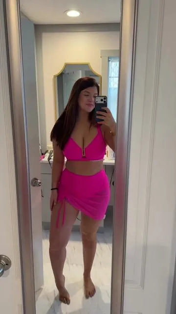 Usually not a skirt girl but I love this!!  #bathingsuit #springbreak #momapproved #skirt @Blooming Jelly US 