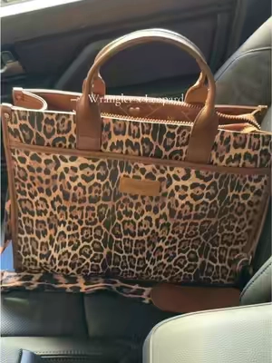 Replying to @Taylor The prettiest leopard print tote bag! 🤎 🐆  #wrangler #wranglerbag #leopardprint #totebag #wranglertotebags