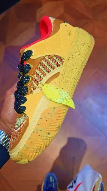The ANTA Hélà Code is now available on the #tiktokshop Click on the shopping cart and see if your size is still available #tiktokshopcreatorpicks #mensfashion #anta #sneakers 