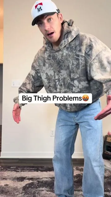 Retire the skinnies.  #fashionfinds #baggyjeans #jeansstyle #streetwear #baggydenim 
