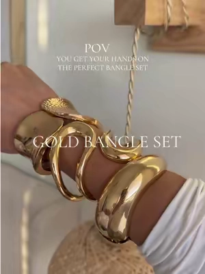 The most perfect and unique gold cuff set ✨