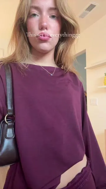 Size small, 5’4, 120lbs RUNN  